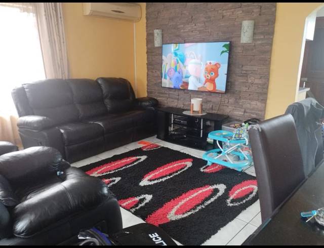 3 BEDROOM PROPERTY TO RENT IN NEWCENTRE